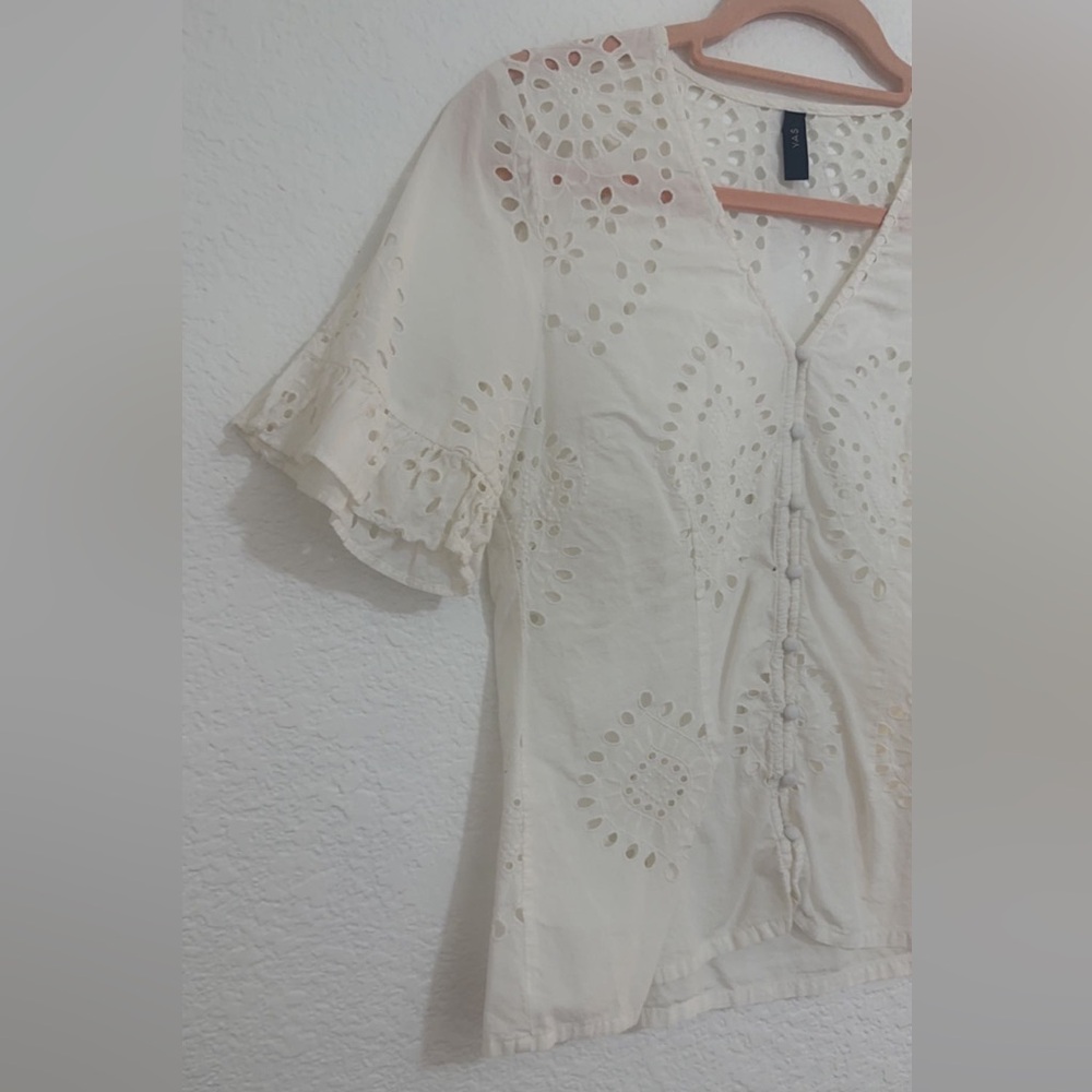 White Top - Picture 2 of 4